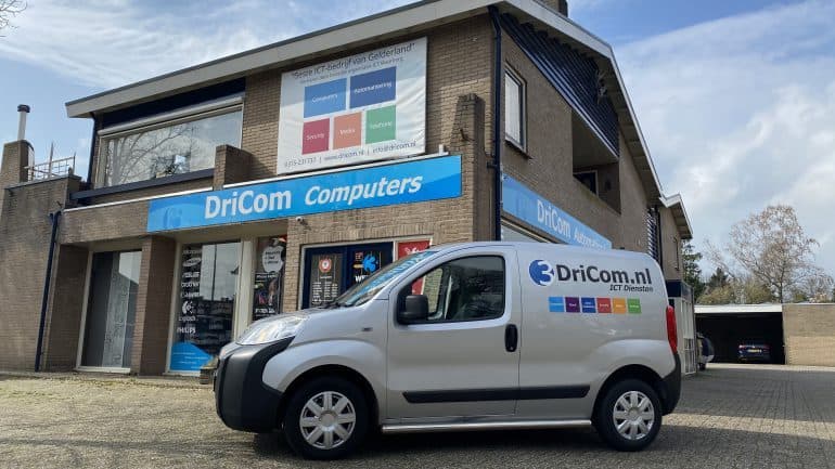 De servicebus van DriCom voor de vestiging in Varsseveld